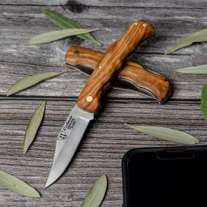 Navaja Cudeman 335-L hoja de acero MoVa 1.4116 de 6,5 cm y empuñadura de madera de olivo satinado de 8,5 cm