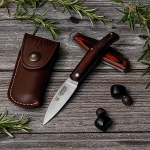 Navaja Cudeman Solsona 445-RF hoja de acero 420 de 7 cm y empuñadura de estamina roja de 8,5 cm con funda de cuero