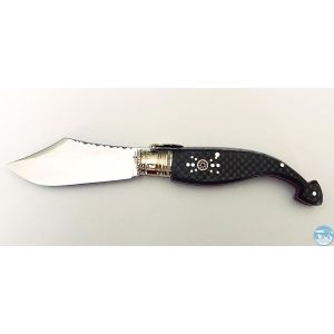 Navaja José Antonio Herreros Colacuerno con hoja de acero 440C de 8 cm y empuñadura de fibra de carbono con separadores rojos de 10